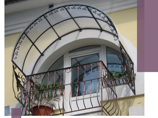 Козырьки над балконом в Кандалакше — изготовление и монтаж