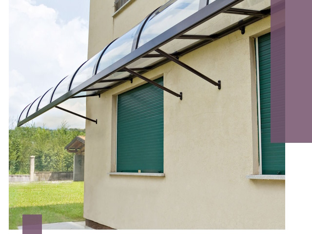 Козырьки над окнами в Кандалакше — изготовление и монтаж по выгоде