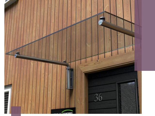 Стеклянные козырьки на входы и фасады в Кандалакше