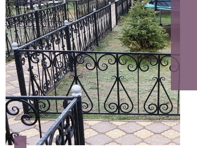 Кованые газонные ограждения под ключ в Кандалакше